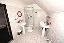 Hotel u Koci&aacute;na - Čtyřlůžkov&yacute; pokoj č.19 Bathroom