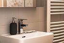 HomeApartcz - Athenia Bathroom 1